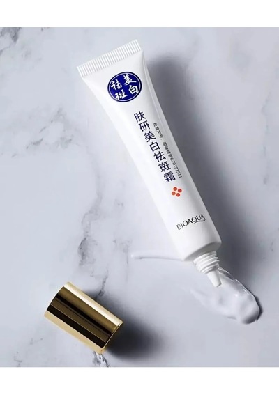 Bioaqua Leke ve Çil Karşıtı Niacinamide İçerikli Cilt Bakım Kremi 20 G