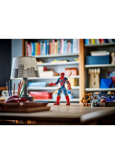 LEGO® Iron Örümcek Adam 76298 8+ Yaratıcı Oyuncak Yapım Seti - 303 Parça