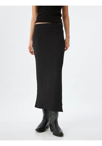 Koton Midi Boy Kalem Etek Yandan Yırtmaçlı Dokulu Slim Fit Standart Bel Siyah 5wak10385ek