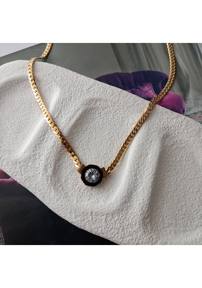 Lente Aksesuar Çağla Şikel Model Siyah Çerçeveli Tektaş Çelik 14k Altın Kaplama İtalyan Zincir Kolye Gold Lente Aksesuar Çağla Şikel Model Siyah Çerçeveli Tektaş Çelik 14k Altın Kaplama İtalyan Zincir Kolye Gold