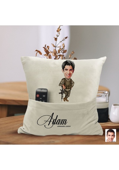 Bk Gift Kişiye Özel Asker Karikatür Tasarımlı Organizer Kumanda Ve Atıştırmalık Cepli Sarı Kırlent Yastık-2 Arkadaşa Hediye, Cepli Yastık
