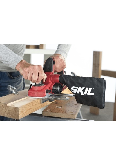 Skil 1590AA 710W Planya