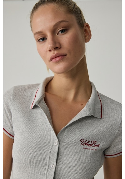 Urban Beat Kaela Kadın Triko Polo Yaka Düğmeli Kısa Kollu Baskı Detaylı Grimelanj T-shirt Gri Melanj