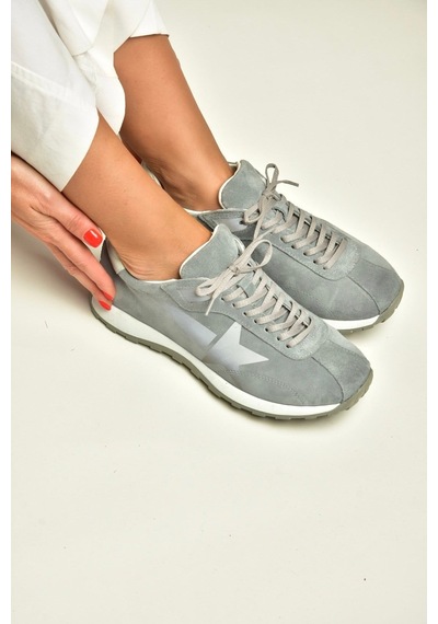 Fox Shoes Z312516661 Gri Hakiki Deri Süet Kadın Spor Ayakkabı Sneakers