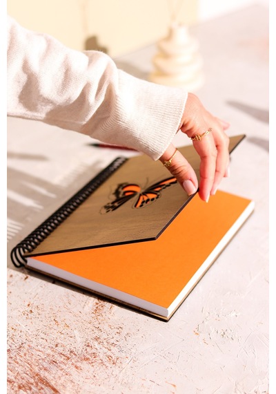 Doğal Ahşap Kapaklı Çizgisiz Defter - Şık Ve Dayanıklı Tasarım Çok Renkli