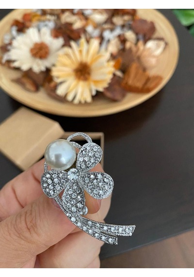 Kristal Taşlı, İncili Yıldız, Kalp, Yonca, Kuğu, Menekşe, Çiçek Abiye, Günlük Broşlar, Yaka İğnesi İncili Yonca