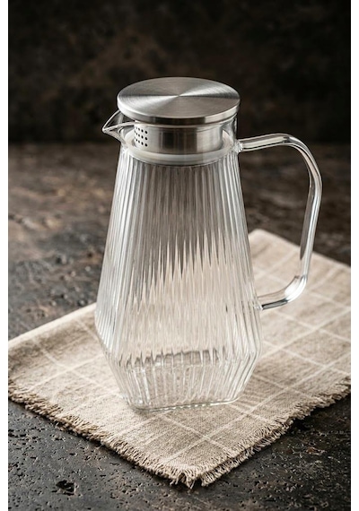 Ateşe Dayanıklı Borosilikat Çizgili Cam Sürahi 1800 Ml - Paslanmaz Çelik Süzgeç Kapaklı Bitki Çayı Ve Su Sürahisi