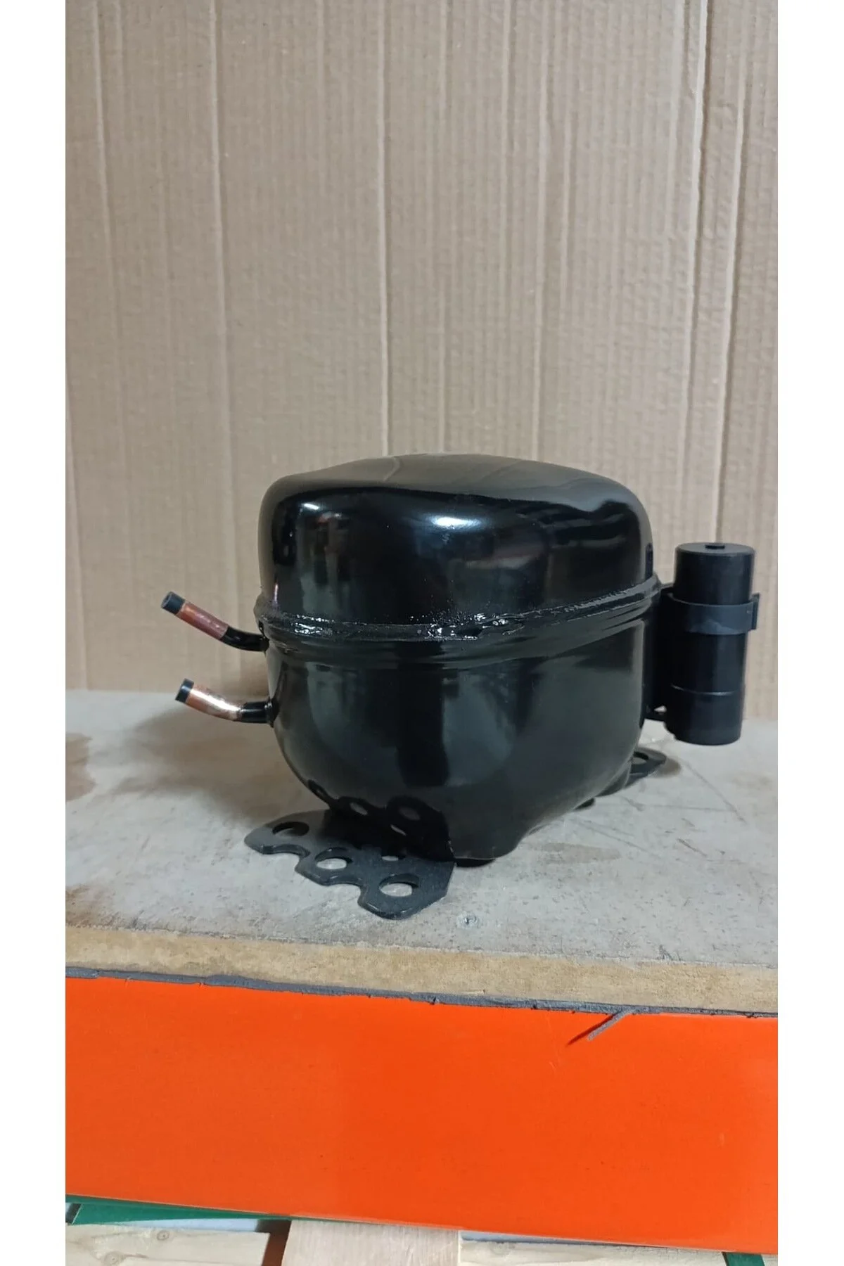 Tl5g-r134a 220-240 V-secop R134a 220-240v 50/60hz Kapasite : 461 Watt 397 Kcal