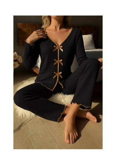 Fantezia Night Kadın Bordo Fiyonklu İç Çamaşırı Ve Uzun Kollu V Yaka Pijama Takımı 4'lü Set Siyah Fantezia Night Kadın Bordo Fiyonklu İç Çamaşırı Ve Uzun Kollu V Yaka Pijama Takımı 4'lü Set Siyah