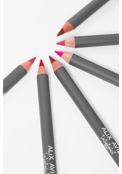Uzun Süre Kalıcı Dağılma Yapmayan Nemlendirici Dudak Kalemi - Lipliner Pencil 06 Soft Brown 0