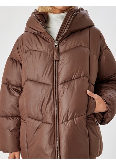Koton Oversize Şişme Mont Su İtici Kapüşonlu Cepli Fermuarlı Kahverengi 5wak00172ew Kahve Kahverengi Koton Oversize Şişme Mont Su İtici Kapüşonlu Cepli Fermuarlı Kahverengi 5wak00172ew Kahve Kahverengi
