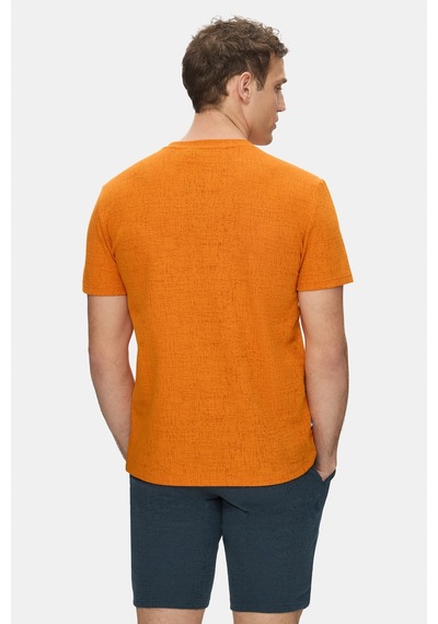 Taylor Kiremit Bisiklet Yaka Krinkıl Hafif Kumaş Metal Logolu Standard Fit Erkek Tshirt Kiremit