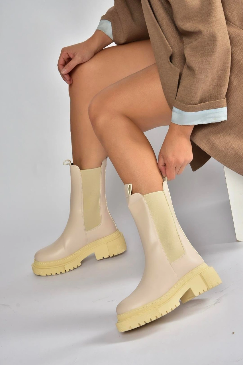 Fox Shoes V652549009 Bej Kalın Tabanlı Lastik Detaylı Kadın Bot Bej-suni Deri
