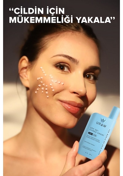 Uraw Deniz Yosunu Özlü Nemlendirici ve Ton Eşitleyici Güneş Kremi SPF50+ 50 ML