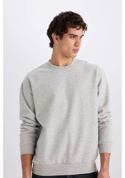 DeFacto Oversize Geniş Kalıp Bisiklet Yaka Kalın Basic Düz Sweatshirt E5955AX24WNGR384 Gri DeFacto Oversize Geniş Kalıp Bisiklet Yaka Kalın Basic Düz Sweatshirt E5955AX24WNGR384 Gri