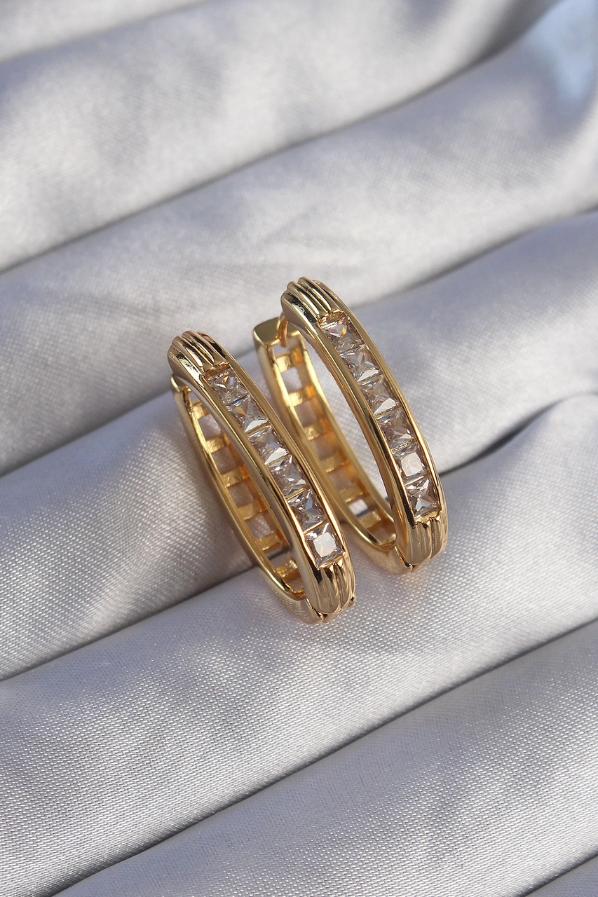 Pirinç Gold Renk Zirkon Taşlı Oval Model Küpe Diğer