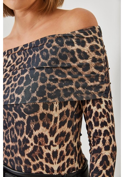 Shade Kadın Madonna Yaka Bluz 378 60351261 - Leopar