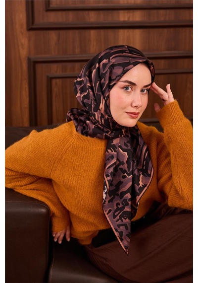 Silk Home Twill İpek Eşarp Pastel Mor Siyah Soğan Kabuğu Desenli Tok Duruşlu 90x90 Çok Renkli Silk Home Twill İpek Eşarp Pastel Mor Siyah Soğan Kabuğu Desenli Tok Duruşlu 90x90 Çok Renkli