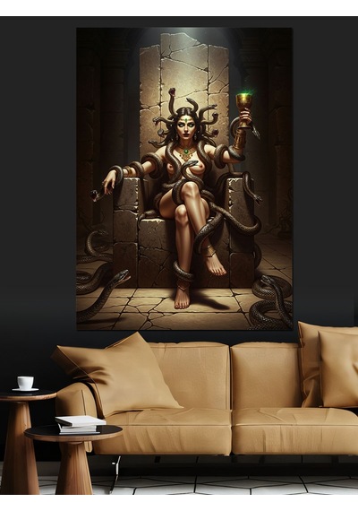 Ahşap Tablo Tahtta Oturan Medusa