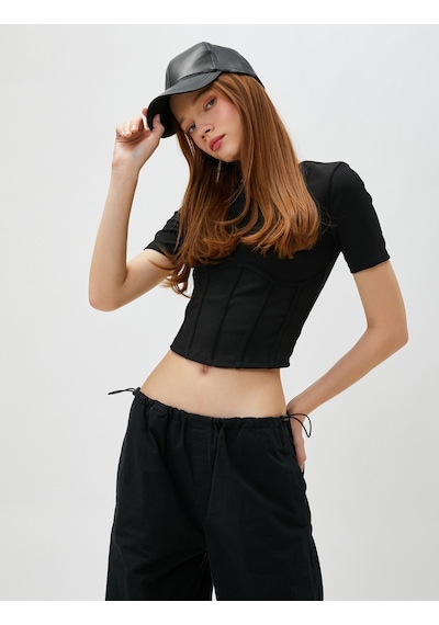 Koton Crop Tişört Korse Görünümlü Kısa Kollu Bisiklet Yaka Siyah 3sal10718ık 3SAL10718IK999 Siyah Koton Crop Tişört Korse Görünümlü Kısa Kollu Bisiklet Yaka Siyah 3sal10718ık 3SAL10718IK999 Siyah