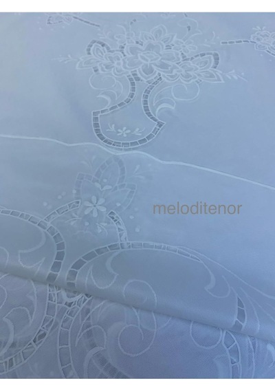 Tr İşleme Dantel Görünümlü Dökümlü Kaymaz Yuvarlak Pvc Muşamba Masa Örtüsü Beyaz Çiçekli 155x155 Cm Genel