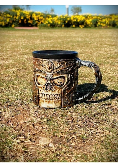 Dükkan Design Kral Arthur Kabartmalı Seramik Kupa Çok Renkli