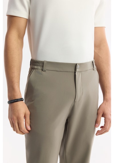 Avva Erkek Haki Beli Lastikli Bi-stretch Teknik Kumaş Slim Fit Pantolon A51y3077 Avva Erkek Haki Beli Lastikli Bi-stretch Teknik Kumaş Slim Fit Pantolon A51y3077
