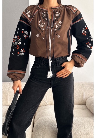 Femelle Kadın Kahverengi Püsküllü Nakış İşlemeli Vintage Bluz