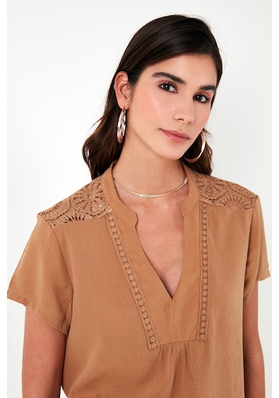 Lela Güpür Detaylı % 100 Pamuk Regular Fit V Yaka Bayan Bluz 611Bz0286 Koyu Vizon