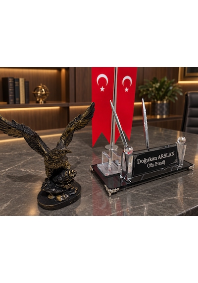 Kişiye Özel Çift Kalemli Kristal Masa İsimliği Türk Bayraklı Kartal Figürlü 3 Parça Siyah