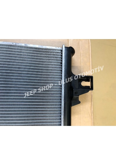 Jeep Grand Cherokee Su Radyatörü 4.7L 01/04 Usa 52079883Ab