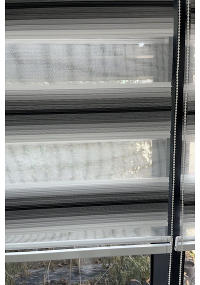 Zebra Stor Perde 4000 Geniş Pliseli Siyah Gri Beyaz Geçişli Ev Ofis Mutfak Çocuk Odası Salon Perdesi Siyah Beyaz Gri Zebra Stor Perde 4000 Geniş Pliseli Siyah Gri Beyaz Geçişli Ev Ofis Mutfak Çocuk Odası Salon Perdesi Siyah Beyaz Gri