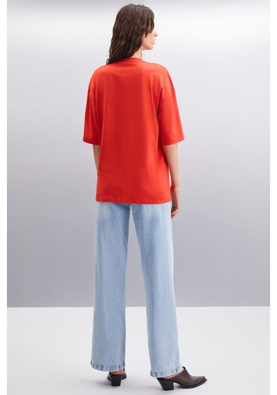 ETHIQUET MA IKA Kadın %100 Organik Pamuklu Şehir Tema Baskılı Oversize Bisiklet Yaka Kırmızı T-Shirt ETHIQUET MA IKA Kadın %100 Organik Pamuklu Şehir Tema Baskılı Oversize Bisiklet Yaka Kırmızı T-Shirt