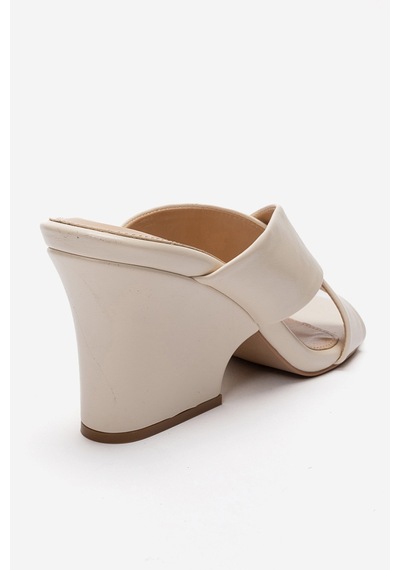 Luvishoes Yavın Bej Çapraz Bantlı Kadın Dolgu Topuklu Terlik