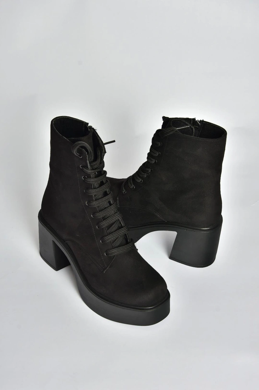 Fox Shoes V726681502 Siyah Süet Kalın Topuklu Bağcıklı Kadın Bot Siyah-Süet