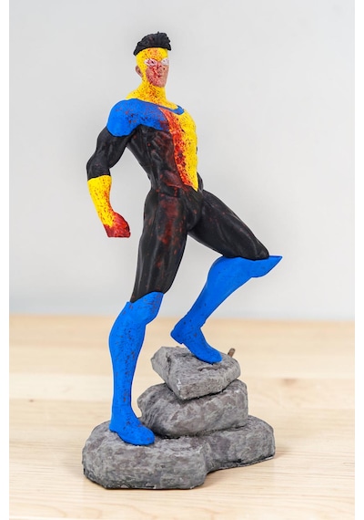 Invincible Mark Grayson Figür 20 Cm