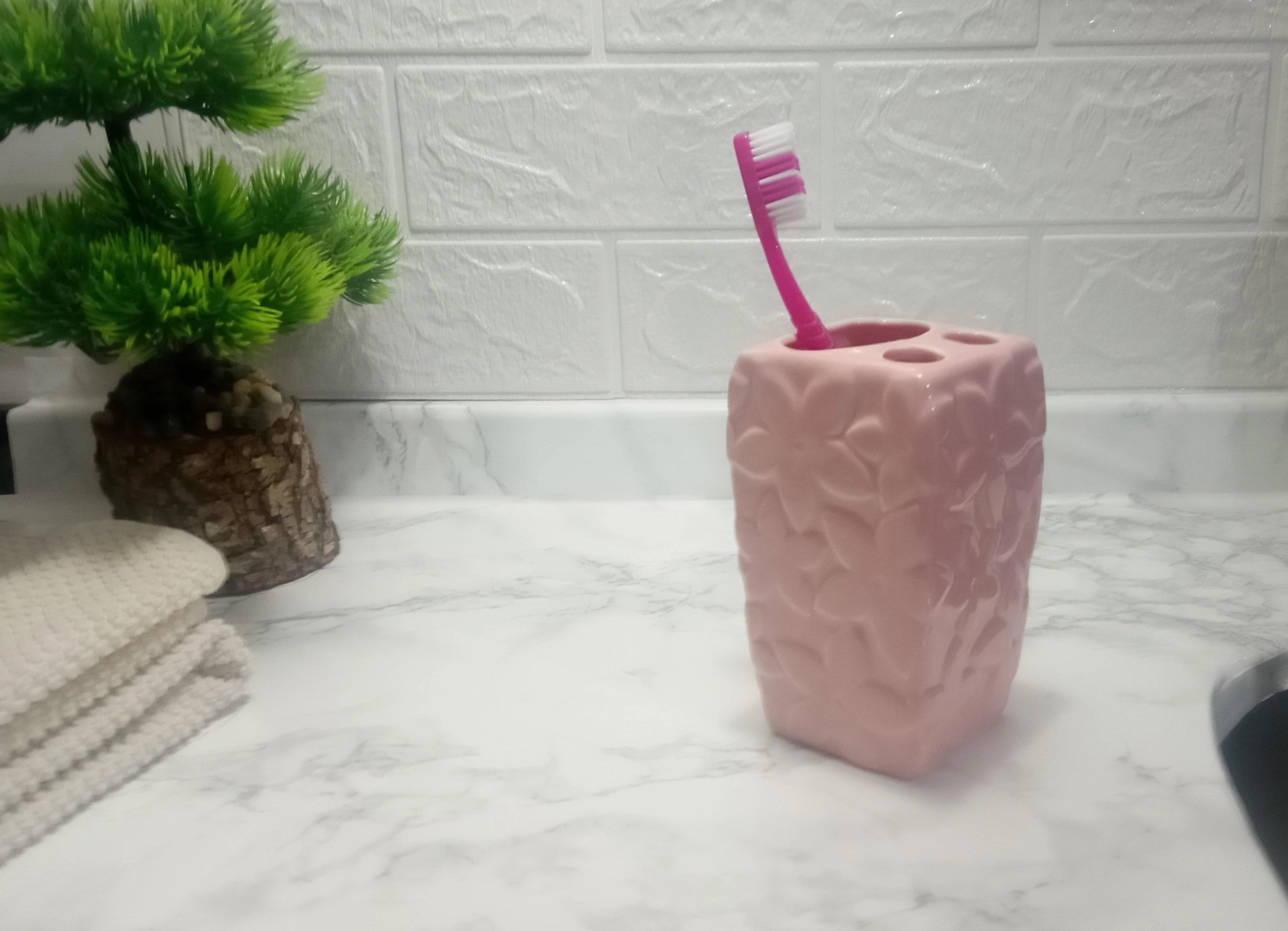 2 Adet Seramik Diş Fırçalık Çiçekli Pembe Model 7x7x12cm Banyo Seti Çok Renkli