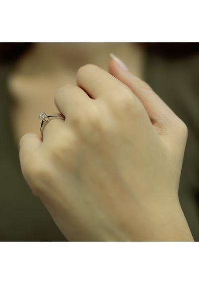 Lova E Renk 0,15 Karat Pırlanta Tektaş Yüzük - 1030027