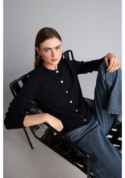 Defacto Regular Fit Bisiklet Yaka Düğmeli Dokulu Triko Basic Hırka H8479ax26wnnv131 Lacivert-nv131