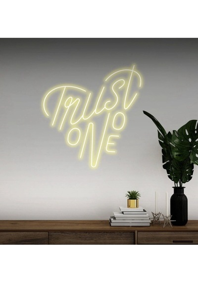 Trust No One Yazılı Neon Tabela Sarı