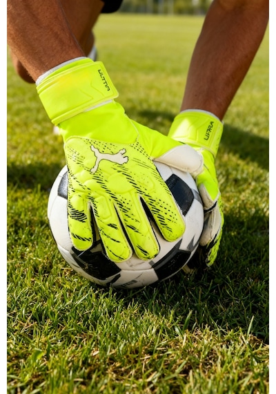 Puma Ultra Match Protect Genç Kaleci Eldiveni Profesyoneller İçin Yeşil