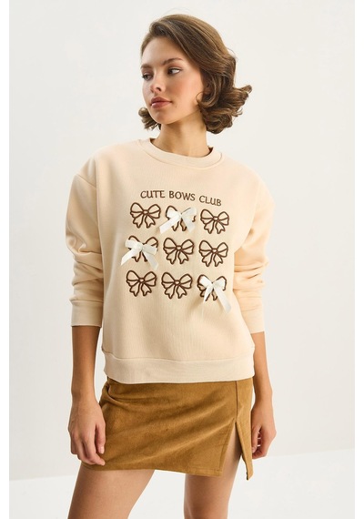 Shade Kadın Fiyonk Nakışlı Kurdele Aksesuarlı Üç İplik Şardonlu Sweatshirt 60601048 - Bej