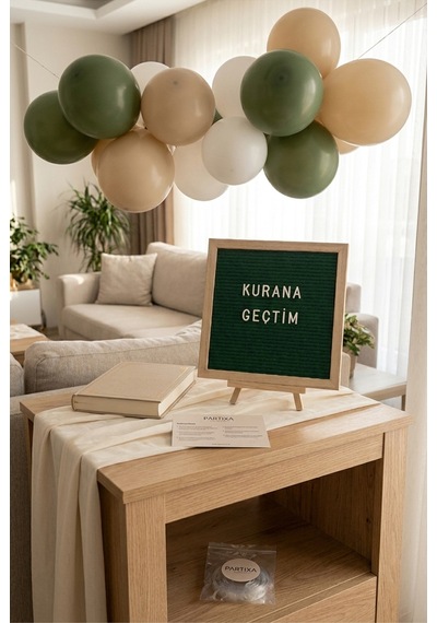 Kuran'a Geçtim Kutlaması Süsleme Mini Set Koyu Yeşil Keçe Yazı Panosu Standlı Balon Zincirli Kuran Töreni Süsleri 1 - 5