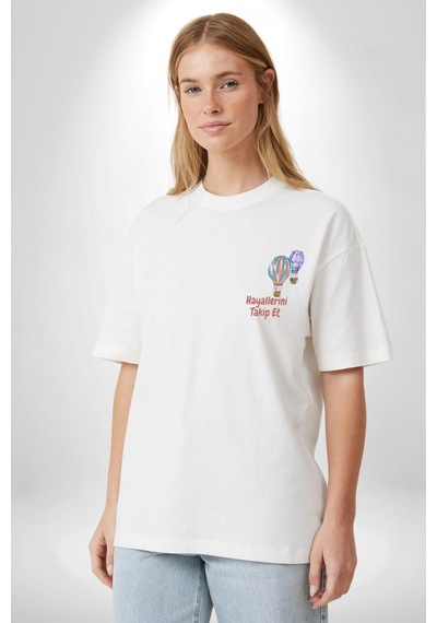 Uçan Hayaller Gökyüzünde Melek Kanatları Beyaz Oversize Unisex Ön Ve Sırt Baskılı Tişört Beyaz Uçan Hayaller Gökyüzünde Melek Kanatları Beyaz Oversize Unisex Ön Ve Sırt Baskılı Tişört Beyaz