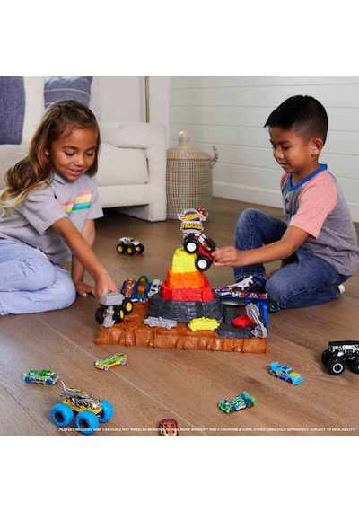 Hot Wheels Monster Trucks Muhteşem Çarpışma Arenası Hnb96 Karışık