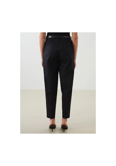 LC Waikiki Lcw Beli Kemerli Havuç Kesim Kadın Pantolon New Black