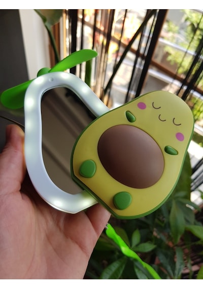 Sevimli Avokado Tasarımlı Led Işıklı Usb Kablolu Mini Fan I Masa Üstü Ve Boyun Kullanımı Vantilatör. Sevimli Avokado Tasarımlı Led Işıklı Usb Kablolu Mini Fan I Masa Üstü Ve Boyun Kullanımı Vantilatör.
