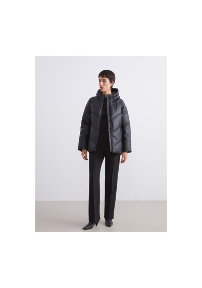 LC Waikiki Alıta Cıty Farkıyla Lcw Vision Siyah Suni Deri Düz Loose & Bol Kadın Deri Görünümlü Mont Siyah - 929811270 Siyah LC Waikiki Alıta Cıty Farkıyla Lcw Vision Siyah Suni Deri Düz Loose & Bol Kadın Deri Görünümlü Mont Siyah - 929811270 Siyah