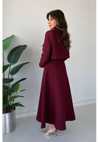 Duygudan Zarafetin Modern Yorumu: Premium Dokulu Elbise & Ceket Takım Bordo Çok Renkli Duygudan Zarafetin Modern Yorumu: Premium Dokulu Elbise & Ceket Takım Bordo Çok Renkli