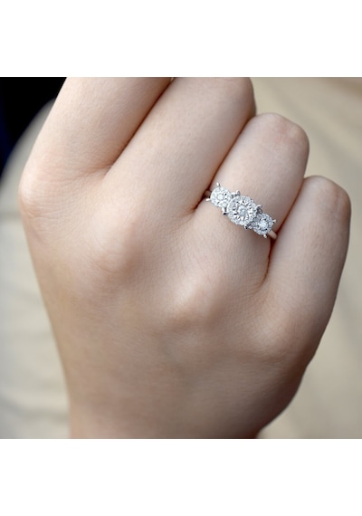 0.25 Ct. Üç Taş Pırlanta Yüzük